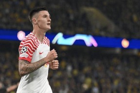 英雄联盟S15赛-今晨门兴格拉德巴赫备战NBA总决赛，门线救险细节曝光，媒体盛赞，更衣室氛围转暖(nba历届总决赛对阵)